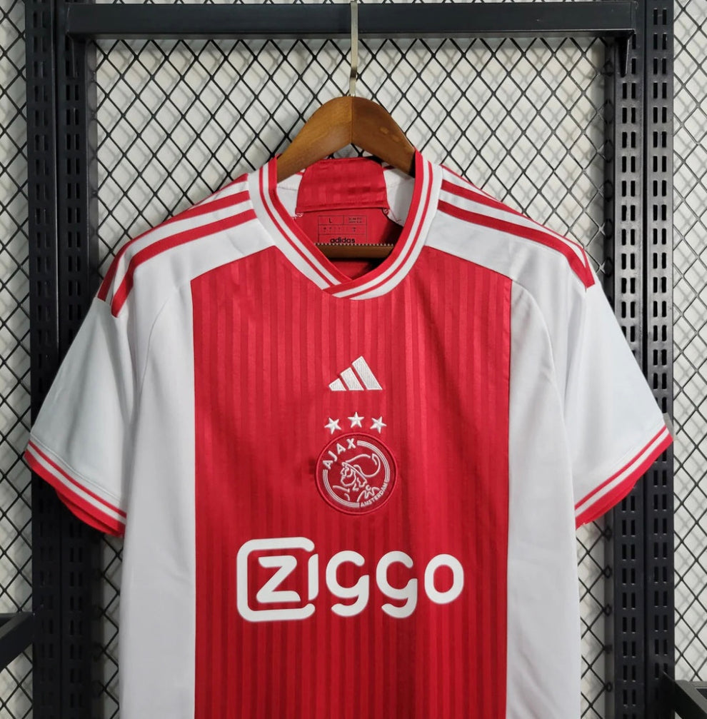 Ajax domicile 2024-2025