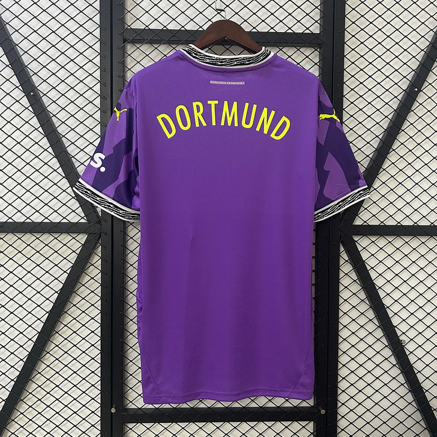 Dortmund goalkeeper 2025-2026 Violet