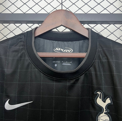 Tottenham extérieur 2025-2026