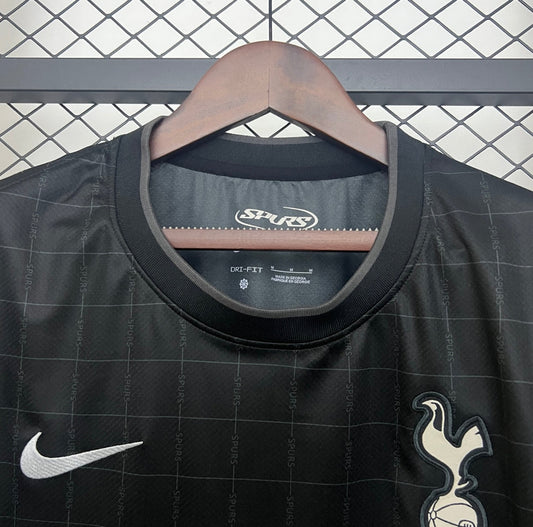 Tottenham extérieur 2025-2026