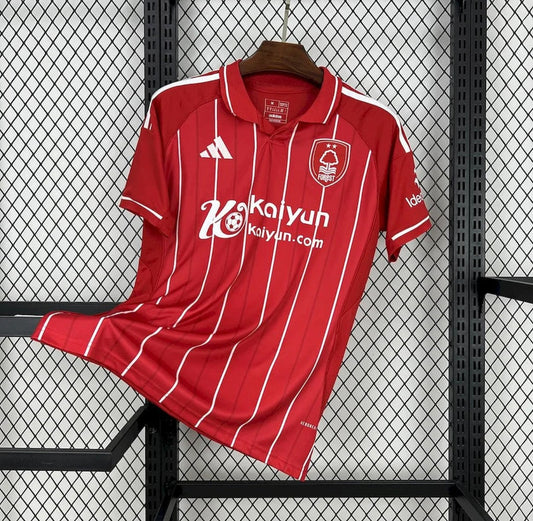 Nottingham Forest domicile 2025-2026